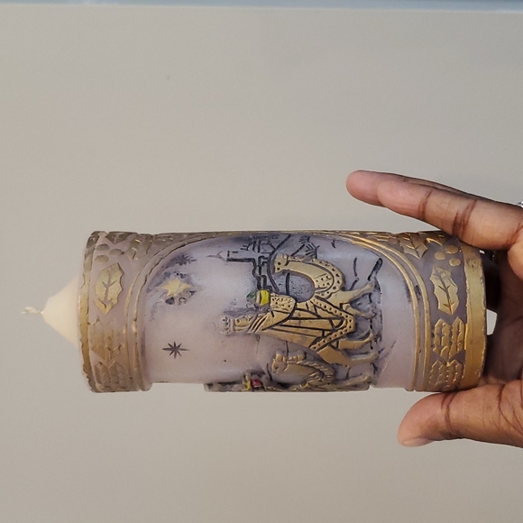 VINTAGE 3 WISE MEN MAGI PILLAR CANDLE DETAILED ENGRAVING & COLOR 6" H X 2.25" D - Picture 4 of 10